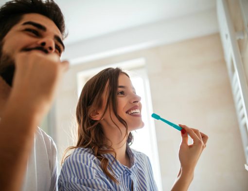 Placa bacteriana: o que é e o que ela causa nos dentes?