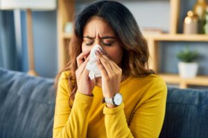 O que causa uma crise alérgica e como prevenir?